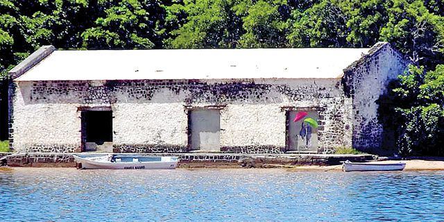 Batelage de bel ombre mauritius’ historic maritime sugar transport system  (6)
